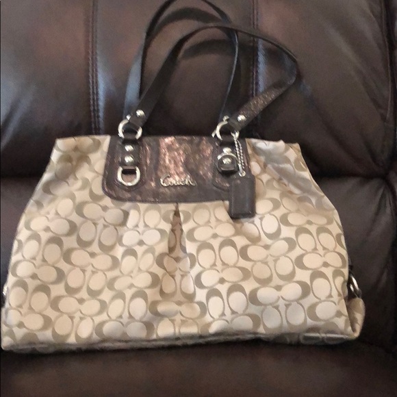 Coach purse - Picture 1 of 3